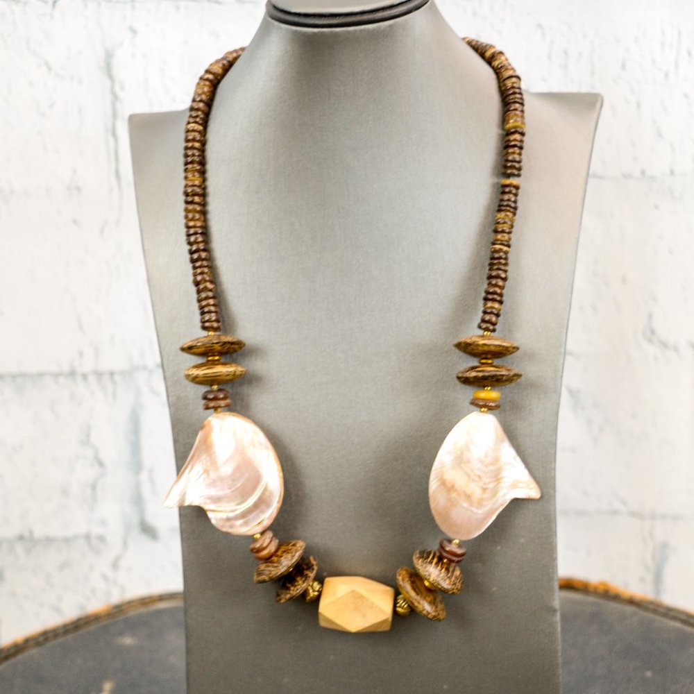 Vintage 80s Wood & Shell Karla Jordan Necklace